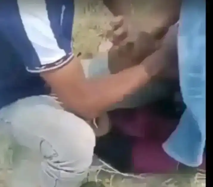 Balu De Na Na Balu Dio Na Original Video Clip 😢 বালু দে, না না বালু দিও না, ছাল উঠে যাবে! হাতটা ছাড়ো না প্লিজ, আমি আর পারছি না কষ্ট হচ্ছে!